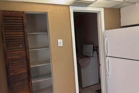 House in Deerfield Beach, Florida 3 bedrooms, 116.13 sq.m. № 2250994 - photo 5
