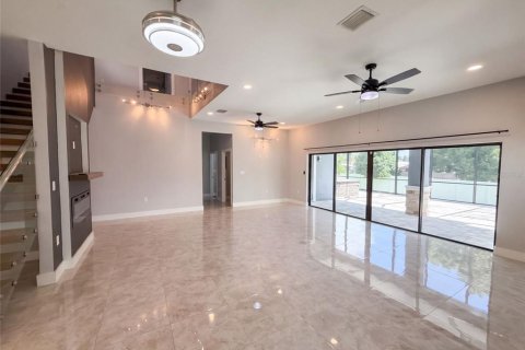 Casa en venta en Altamonte Springs, Florida, 4 dormitorios, 288 m2 № 2384289 - foto 7