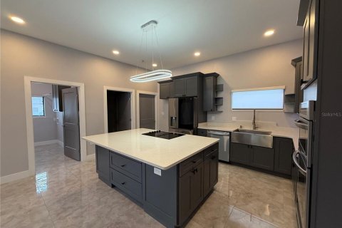 Casa en venta en Altamonte Springs, Florida, 4 dormitorios, 288 m2 № 2384289 - foto 2