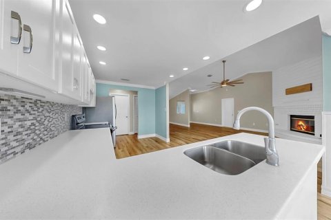 House in Apollo Beach, Florida 4 bedrooms, 201.88 sq.m. № 1849795 - photo 12