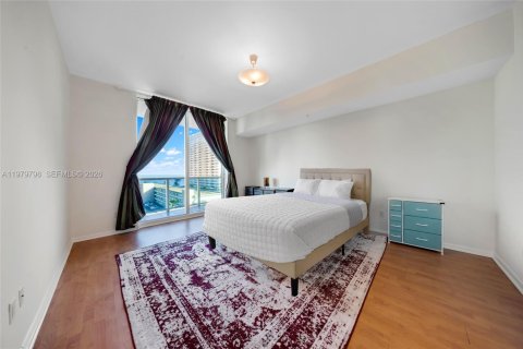 Снять в аренду кондоминиум в Халландейл-Бич, Флорида 2 спальни, 129.88м2, № 2043958 - фото 5