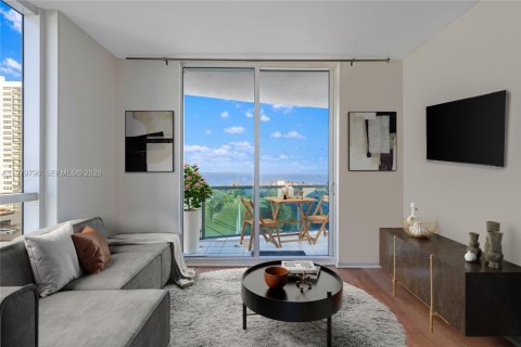 Снять в аренду кондоминиум в Халландейл-Бич, Флорида 2 спальни, 129.88м2, № 2043958 - фото 3