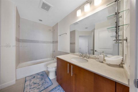 Снять в аренду кондоминиум в Халландейл-Бич, Флорида 2 спальни, 129.88м2, № 2043958 - фото 14