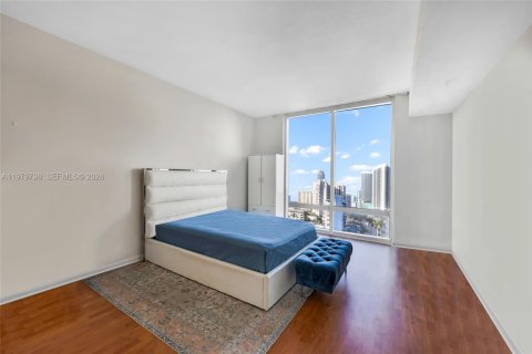 Снять в аренду кондоминиум в Халландейл-Бич, Флорида 2 спальни, 129.88м2, № 2043958 - фото 12