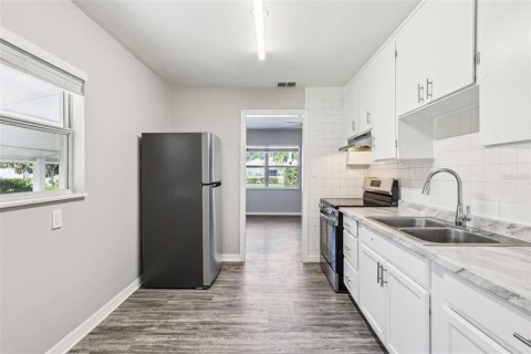 Casa en venta en Winter Haven, Florida, 4 dormitorios, 185.9 m2 № 1918785 - foto 8