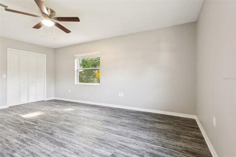 Casa en venta en Winter Haven, Florida, 4 dormitorios, 185.9 m2 № 1918785 - foto 15