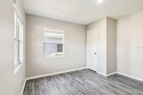 Casa en venta en Winter Haven, Florida, 4 dormitorios, 185.9 m2 № 1918785 - foto 22