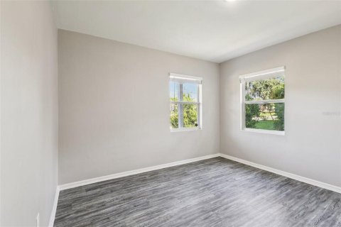 Casa en venta en Winter Haven, Florida, 4 dormitorios, 185.9 m2 № 1918785 - foto 21