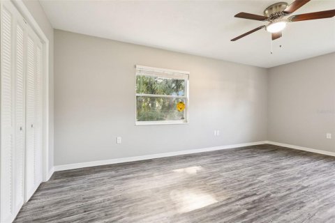 Casa en venta en Winter Haven, Florida, 4 dormitorios, 185.9 m2 № 1918785 - foto 16