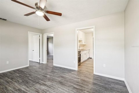Casa en venta en Winter Haven, Florida, 4 dormitorios, 185.9 m2 № 1918785 - foto 5