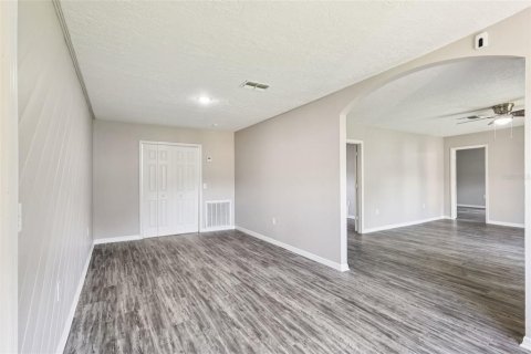 Casa en venta en Winter Haven, Florida, 4 dormitorios, 185.9 m2 № 1918785 - foto 10
