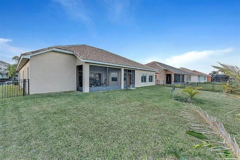 Casa en alquiler en Kissimmee, Florida, 4 dormitorios, 227.8 m2 № 1771487 - foto 4