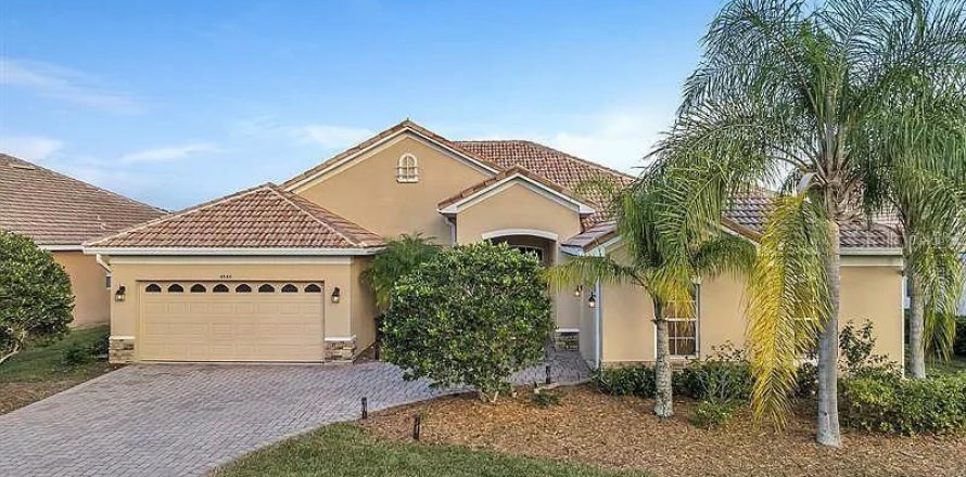 Casa en Kissimmee, Florida 4 dormitorios, 227.8 m2 № 1771487