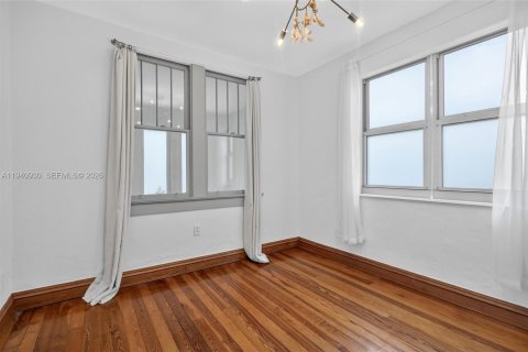 Casa en venta en Miami, Florida, 3 dormitorios, 220.83 m2 № 1999882 - foto 12