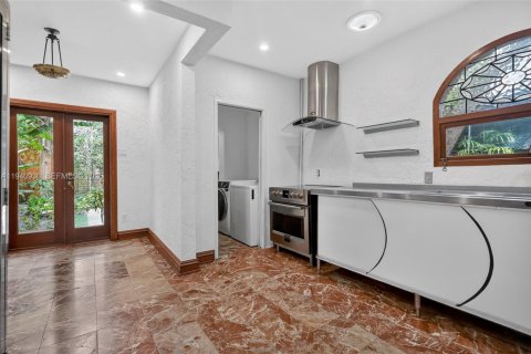 Casa en venta en Miami, Florida, 3 dormitorios, 220.83 m2 № 1999882 - foto 9