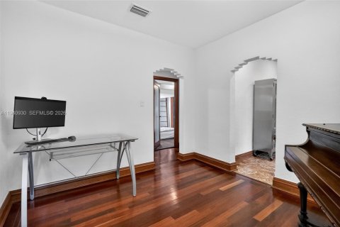 Casa en venta en Miami, Florida, 3 dormitorios, 220.83 m2 № 1999882 - foto 7