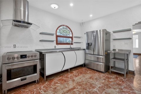 Casa en venta en Miami, Florida, 3 dormitorios, 220.83 m2 № 1999882 - foto 8