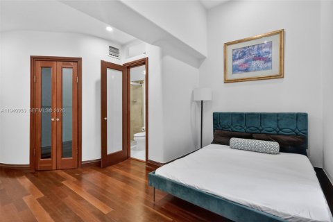 Casa en venta en Miami, Florida, 3 dormitorios, 220.83 m2 № 1999882 - foto 20