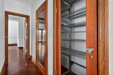 Casa en venta en Miami, Florida, 3 dormitorios, 220.83 m2 № 1999882 - foto 23