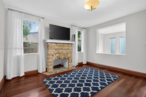 Casa en venta en Miami, Florida, 3 dormitorios, 220.83 m2 № 1999882 - foto 5