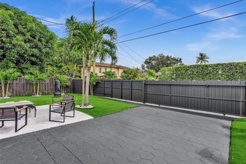 Villa ou maison à vendre à Hollywood, Floride: 4 chambres, 148.64 m2 № 2423412 - photo 30