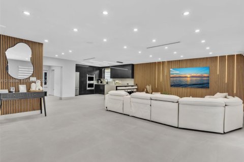 Villa ou maison à vendre à Hollywood, Floride: 4 chambres, 148.64 m2 № 2423412 - photo 21