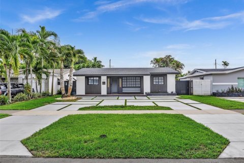 Villa ou maison à Hollywood, Floride 4 chambres, 148.64 m2 № 2423412