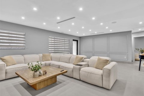 Villa ou maison à vendre à Hollywood, Floride: 4 chambres, 148.64 m2 № 2423412 - photo 7