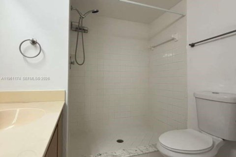 Condo in Royal Palm Beach, Florida, 2 bedrooms  № 2022023 - photo 20