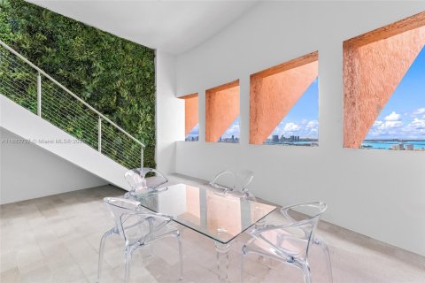 Condominio en venta en Miami Beach, Florida, 4 dormitorios, 527.68 m2 № 1983393 - foto 26
