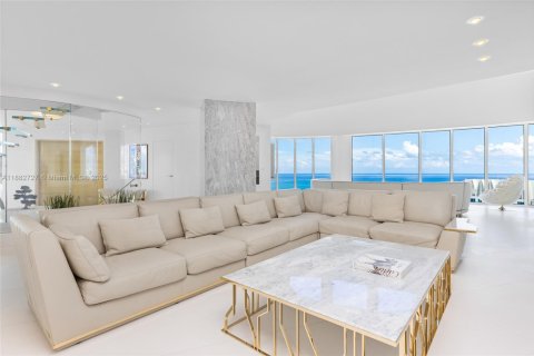 Condominio en venta en Miami Beach, Florida, 4 dormitorios, 527.68 m2 № 1983393 - foto 15