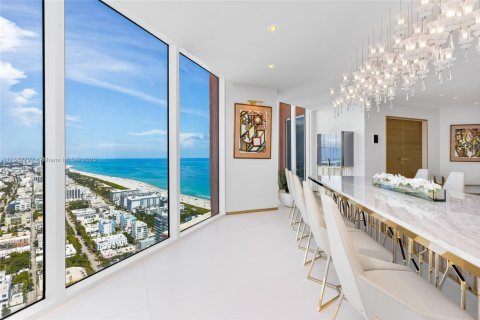 Condominio en venta en Miami Beach, Florida, 4 dormitorios, 527.68 m2 № 1983393 - foto 11