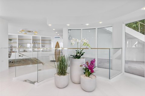 Condominio en venta en Miami Beach, Florida, 4 dormitorios, 527.68 m2 № 1983393 - foto 22