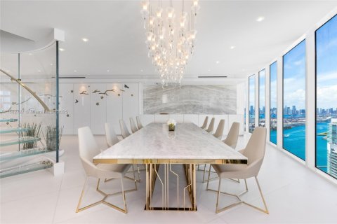Condominio en venta en Miami Beach, Florida, 4 dormitorios, 527.68 m2 № 1983393 - foto 10