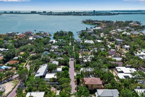 House in Sarasota, Florida 3 bedrooms, 123 sq.m. № 1743729 - photo 2