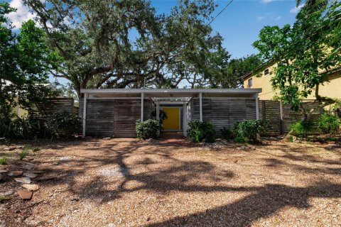 House in Sarasota, Florida 3 bedrooms, 123 sq.m. № 1743729 - photo 5