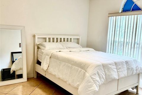 Casa en alquiler en Orlando, Florida, 3 dormitorios, 153.94 m2 № 1847400 - foto 13