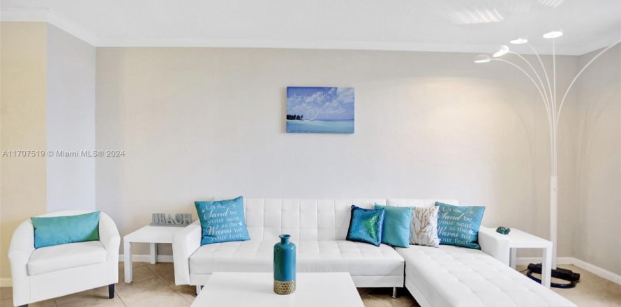 Condo à Hollywood, Floride, 1 chambre № 1763584