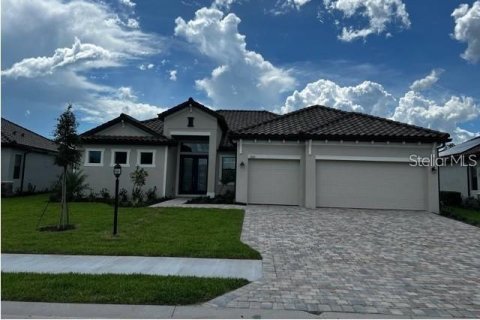 House in Lakewood Ranch, Florida 3 bedrooms, 246.19 sq.m. № 1419426 - photo 1