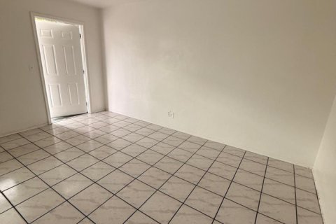 Studio in Hollywood, Florida № 2078196 - photo 4