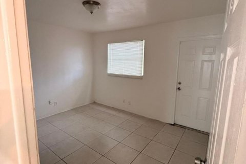 Studio in Hollywood, Florida № 2078196 - photo 6