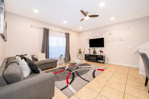 Touwnhouse à vendre à Kissimmee, Floride: 5 chambres, 188.03 m2 № 2122967 - photo 13