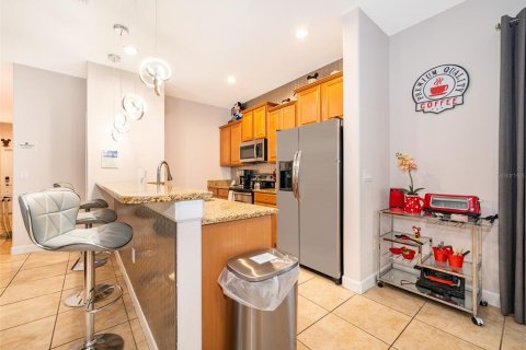 Touwnhouse à vendre à Kissimmee, Floride: 5 chambres, 188.03 m2 № 2122967 - photo 11