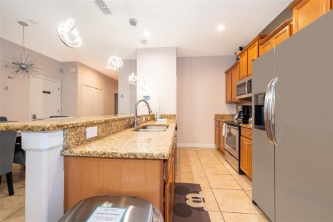 Touwnhouse à vendre à Kissimmee, Floride: 5 chambres, 188.03 m2 № 2122967 - photo 12
