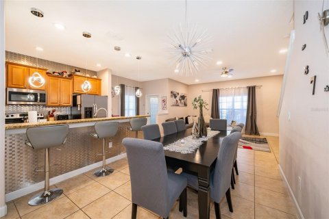 Touwnhouse à vendre à Kissimmee, Floride: 5 chambres, 188.03 m2 № 2122967 - photo 8
