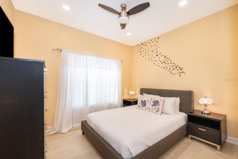 Touwnhouse à vendre à Kissimmee, Floride: 5 chambres, 188.03 m2 № 2122967 - photo 4