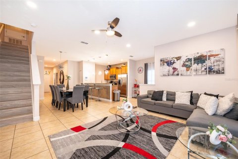 Touwnhouse à vendre à Kissimmee, Floride: 5 chambres, 188.03 m2 № 2122967 - photo 15
