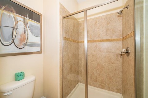 Touwnhouse à vendre à Kissimmee, Floride: 5 chambres, 188.03 m2 № 2122967 - photo 6