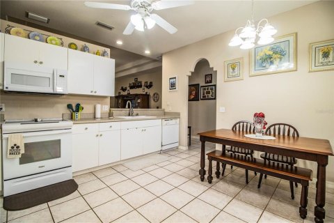 House in Winter Haven, Florida 3 bedrooms, 138.98 sq.m. № 1523787 - photo 21