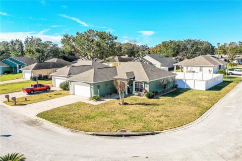 House in Winter Haven, Florida 3 bedrooms, 138.98 sq.m. № 1523787 - photo 3